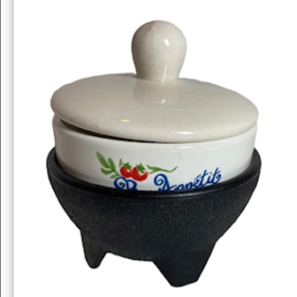 La Madeleine Custom Artwork Bon Appetit Eat Well collectible soupe bowl With Lid - Picture 2 of 8